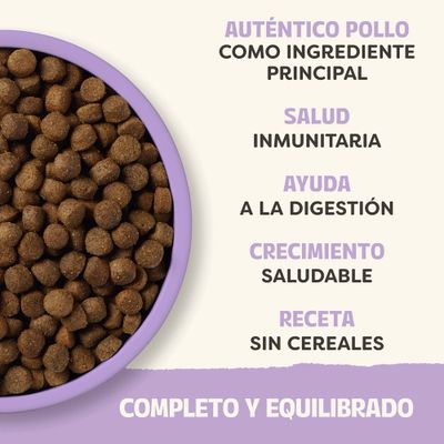Cuenco con pienso, Texto: Pollo auténtico como ingrediente principal, defensa inmunitaria, favorece la digestión, crecimiento saludable, receta sin cereales, completo y equilibrado.