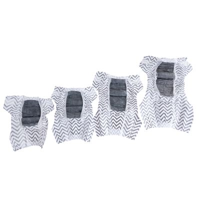 Quattro pannolini monouso per cani in diverse taglie con motivo chevron grigio e nucleo assorbente visibili.