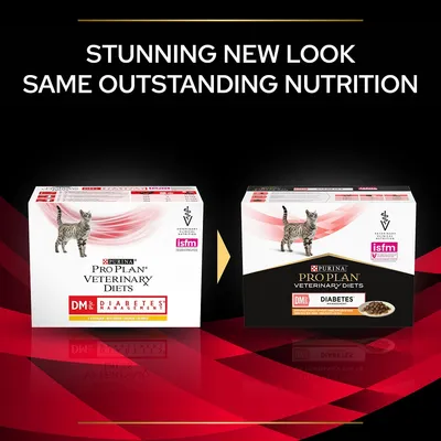 Purina Pro Plan Veterinary Diets DM Diabetes Management kattmat, bild på gammal och ny förpackning med texten 'Stunning new look same outstanding nutrition' (engelska).