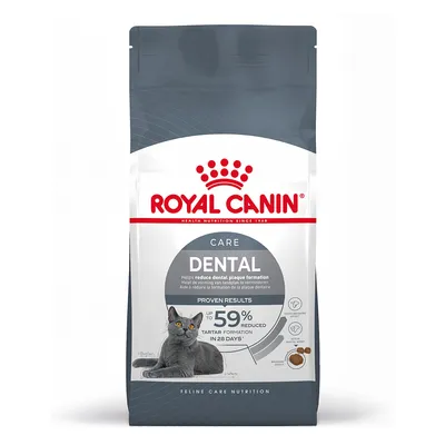 Pachet Royal Canin Dental Care pentru pisici, text vizibil: „proven results up to 59% reduced tartar formation in 28 days”, imagine cu o pisică gri pe ambalaj.