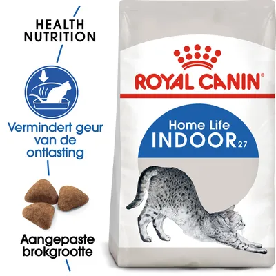 Royal Canin Home Life Indoor 27 kattenvoer, tekst: vermindert geur van de ontlasting, aangepaste brokgrootte. Afbeelding van een kat en drie brokjes zichtbaar op de verpakking.
