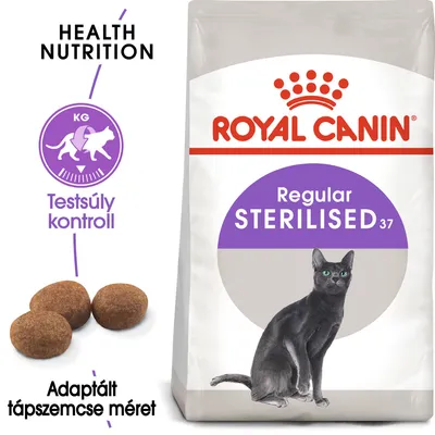 Royal Canin Regular Sterilised 37 macskaeledel csomag, fekete macska képe, feliratok: Health Nutrition, Testsúly kontroll, Adaptált tápszemcse méret, táp szemcsék láthatók. Royal Canin Regular Sterilised 37 macskaeledel csomag, fekete macska képe, feliratok: Health Nutrition, Testsúly kontroll, Adaptált tápszemcse méret, táp szemcsék láthatók.