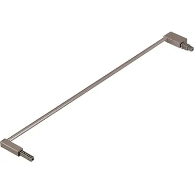 Metallstange mit zwei rechteckigen Endstücken, geeignet für Montage oder Verbindung von Komponenten. Metallstange mit zwei rechteckigen Endstücken, geeignet für Montage oder Verbindung von Komponenten.