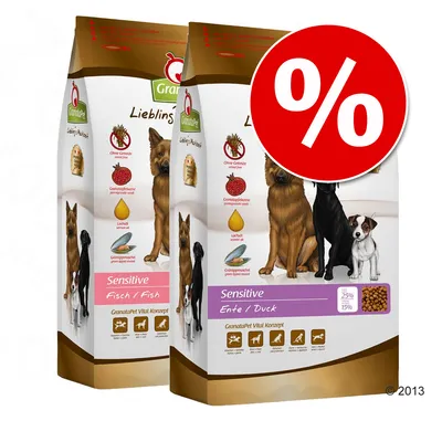 GranataPet Sensitive koiranruokapakkaukset: Fisch/Fish ja Ente/Duck. Suuri punainen prosenttimerkki edessä. Näkyvissä myös proteiini- ja rasvapitoisuudet sekä tuotekuvakkeet.