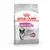 Royal Canin Relax Care Mini hondenvoer, zichtbare tekst: Adaptation to Changes, +44% normal behaviour, afbeelding van kleine hond op de verpakking.
