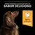 Texto: Perfectamente cocinada para un sabor delicioso. Nº1 ingrediente pollo. Imagen de un perro marrón mirando hacia arriba. Texto: Perfectamente cocinada para un sabor delicioso. Nº1 ingrediente pollo. Imagen de un perro marrón mirando hacia arriba.