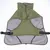 Manteau pour chien vert avec doublure grise en tissu, col montant, fermeture à bouton-pression et sangles réglables noires visibles sur les côtés.