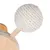 Boule recouverte de corde épaisse blanche fixée sur une tige en bois, partie d’un accessoire pour animaux. Matériaux visibles : bois et corde.