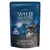 Sachet Wild Freedom Triple Taste European Highlands, 100 % grain-free recipe, chicken with salmon and lamb, 85 g. Image d’un chat sur l’emballage.