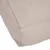 Primo piano di un rivestimento in tessuto beige con cuciture visibili, adatto per imbottiture o cuscini.