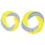 Twee geel-blauwe gevlochten speelringen van kunststof, spiraalvormig ontworpen.