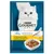 Purina Gourmet Perle Régal de Sauces au poulet, dans une sauce saveur poulet grillé. Image d’un chat blanc et d’un bol de morceaux en sauce sur l’emballage.