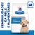 Hill's Prescription Diet Derm Complete. Texto visível: Sensibilidades da pele e alimentares. Selo 'Original' com ícone de taça de ração. Hill's Prescription Diet Derm Complete. Texto visível: Sensibilidades da pele e alimentares. Selo 'Original' com ícone de taça de ração.