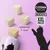 COSMA PURE LOVE SNACKIES XXL PIECES, kostki o wymiarach 9–16 mm, ilustracja przysmaku dla kota oraz opakowania z sylwetką kota na fioletowym tle.