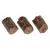 Trois friandises cylindriques brunes pour animaux, sans emballage ni marque visible, posées sur fond blanc.