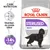 Sac Royal Canin STERILISED MAXI avec chien illustré, texte visible : maintien du poids idéal, résultats prouvés -14 % de calories, Care Nutrition. Sac Royal Canin STERILISED MAXI avec chien illustré, texte visible : maintien du poids idéal, résultats prouvés -14 % de calories, Care Nutrition.