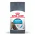 Sachet de croquettes pour chat Royal Canin Urinary Care, texte visible : Helps maintain urinary tract health, supports a healthy urinary tract in 10 days, image d’un chat sur l’emballage.