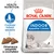 Pachet Royal Canin Indoor Appetite Control, imagine cu pisică, crochete vizibile, text: Health Nutrition, Controlul hrănirii excesive, Dimensiune adaptată a crochetelor.