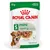 Royal Canin mini ageing gravy-salsa, 85 g. Voor honden tot 10 kg, ouder dan 8 jaar. Weight maintenance. Chunks in gravy. Size S staat vermeld op de verpakking.