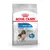 Royal Canin Light Weight Care Medium. Texto visible: Helps limit weight gain, proven results 80% achieved a healthier weight. Imagen de un perro en el envase.