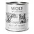 Lata de Wolf of Wilderness White Infinity, 800 g. Texto visible: 100% grain-free, horse with wild berries, roots and wild herbs. Imagen de paisaje y lobo en la etiqueta.