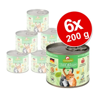 GranataPet DeliCATessen Kitten Junior Geflügel, 6x200 g dåser. Synlig tekst: fremstillet i Tyskland, granatæblekerner, laks olie, kornfri. Illustration af to katte på etiketten.