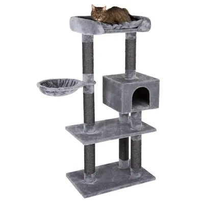 Grauer Kratzbaum mit mehreren Ebenen, Höhle, Liegeflächen und Hängemulde. Katze liegt auf oberster Plattform.