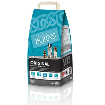 Burns Original Adult Senior Chicken & Brown Rice hundefoder, 2 kg pose. Tekst: All Breeds, naturlig ernæring, 40 måltider. Billede af tre hunde på forsiden.