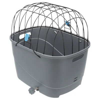 Panier de transport gris en plastique avec grille métallique noire, poignées latérales et attaches bleues visibles.