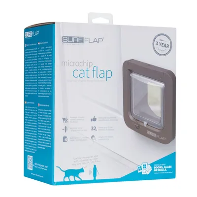 Microchip cat flap packaging showing features: prevents intruder animals, works with identification microchips, stores up to 32 identities, installs into doors, glass or walls.