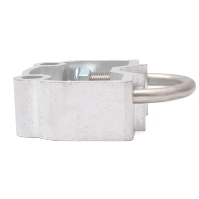 Supporto in metallo con bullone e anello, materiale visibilmente metallico, vista laterale del prodotto.