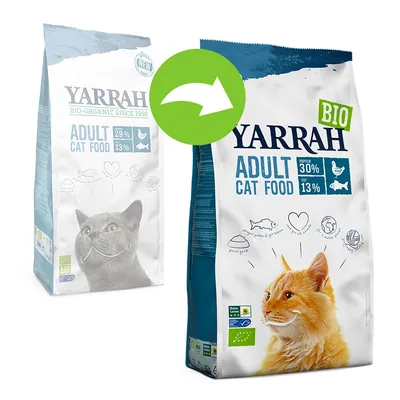Yarrah Adult Cat Food BIO, protein 30 %, fedt 13 %, to poser med forskellige kattebilleder og øko-certifikater synlige på emballagen.