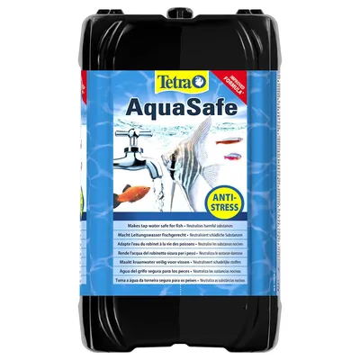 Tanica Tetra AquaSafe, etichetta con pesci, rubinetto e testo visibile: 'ANTI-STRESS', 'Makes tap water safe for fish', istruzioni in più lingue, marchio Tetra in alto.