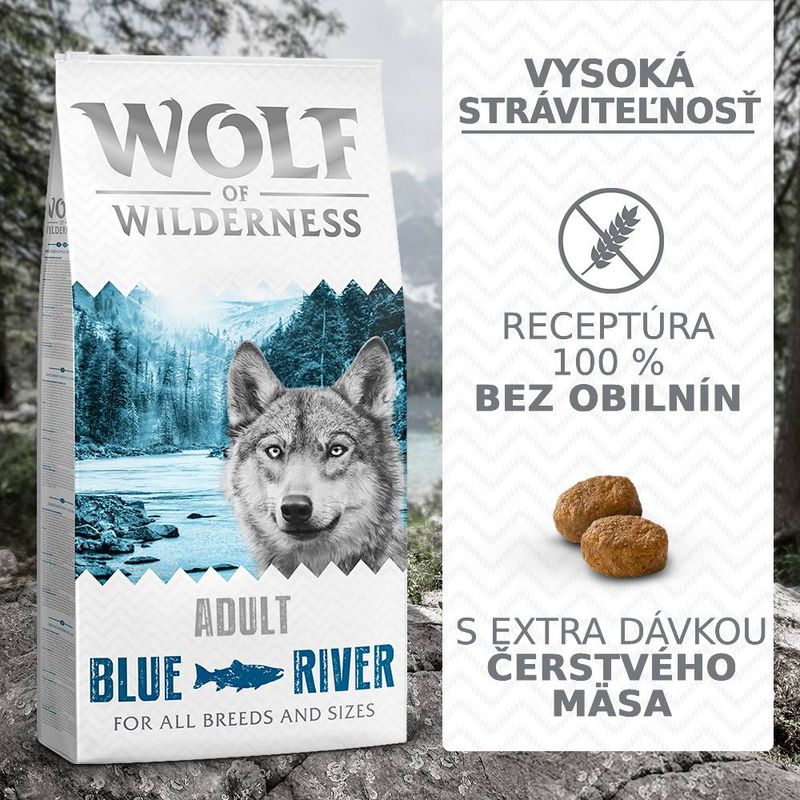 Wolf of Wilderness Blue River s lososom