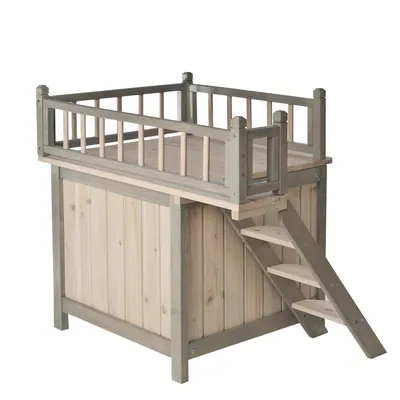 Houten dierenhuis met trap en omheind dakterras, geschikt voor kleine huisdieren. Materiaal: hout. Geen merknaam of extra tekst zichtbaar.