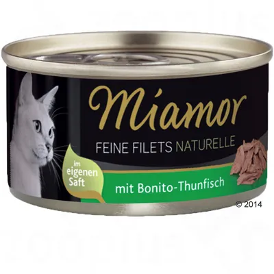 Boîte de filets naturels Miamor pour chat, texte visible : FEINE FILETS NATURELLE, im eigenen Saft, mit Bonito-Thunfisch. Image d’un chat et morceaux de thon sur l’étiquette.