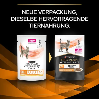Texte en allemand : NEUE VERPACKUNG, DIESELBE HERVORRAGENDE TIERNAHRUNG. Deux sachets Purina Pro Plan Veterinary Diets OM Obesity Management pour chat, ancien et nouveau design.