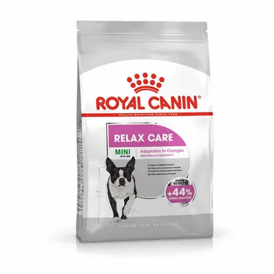 Royal Canin Relax Care Mini hondenvoer, zichtbare tekst: Adaptation to Changes, +44% normal behaviour, afbeelding van kleine hond op de verpakking.