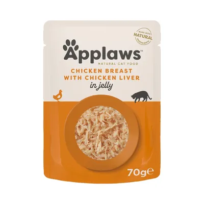 Sachet Applaws Natural Cat Food, Chicken Breast with Chicken Liver in jelly, 70 g. Mention « Made with natural ingredients » visible sur l’emballage.