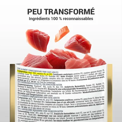 Texte visible : PEU TRANSFORMÉ, Ingrédients 100 % reconnaissables. Composition : thon 55 %, saumon 41 %, riz 15,7 %. Étiquette d’aliment complémentaire pour chats adultes.