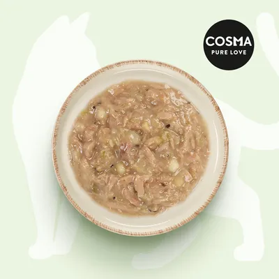 Schale mit Nassfutter, Marke Cosma Pure Love, auf hellem Hintergrund mit Katzenumriss.