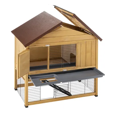 Holz-Kleintierstall mit braunem Dach, Plexiglasfenster, herausziehbarer Kunststoffwanne und Gitterboden. Oberes Dach und Türen geöffnet.