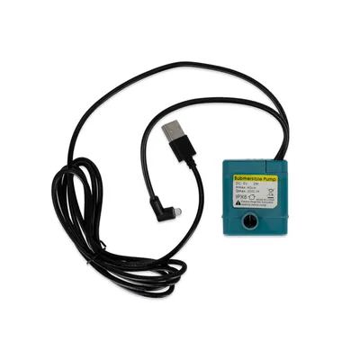 Upotettava pumppu USB-liitännällä, DC 5V, 2W, Hmax: 40 cm, Qmax: 200 l/h, IPX8, valmistettu Kiinassa. Varoitus: vain sisäkäyttöön.