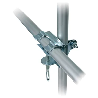 Metallklemme zur Befestigung von zwei Rohren, mit Schraubmechanismus und silberner Oberfläche.