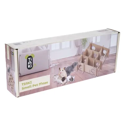 Tiaki Small Pet Maze, kuvassa hamsterien ja hiirien kanssa. Tuotepakkaus näyttää pahvisen labyrintin pieneläimille.
