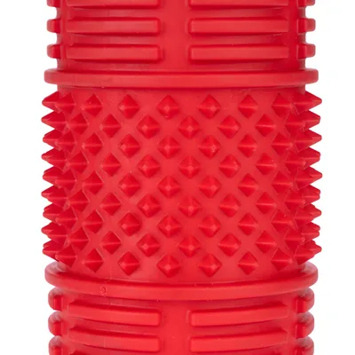 Rött leksak av gummi med knoppar och räfflor för interaktiv lek eller tuggning.