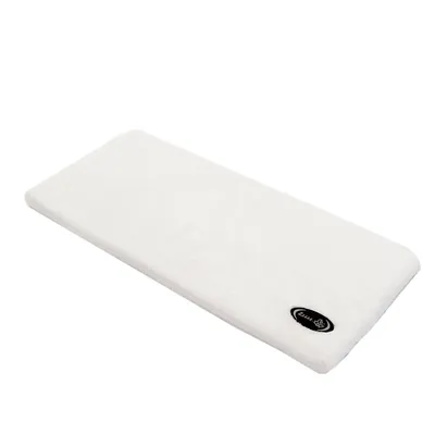 White rectangular lying surface with black 'Karlie' label in the corner, suitable as accessory for pets.