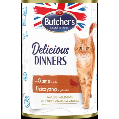 Lata de comida para gatos Butcher's Delicious Dinners, texto visible: with Game in jelly, z Dziczyzną w galaretece, natural ingredients with added vitamins & minerals.