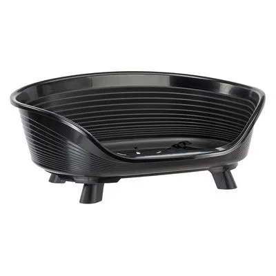 Zwarte kunststof hondenmand met verhoogde poten en geperforeerde bodem, ovale vorm zonder kussen of bekleding zichtbaar.