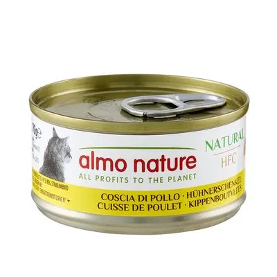 Blikje almo nature HFC kattenvoer, tekst: ALL PROFITS TO THE PLANET, kippenboutvlees, COSCIA DI POLLO, HÜHNERSCHENKEL, CUISSE DE POULET. Afbeelding van een kat zichtbaar.
